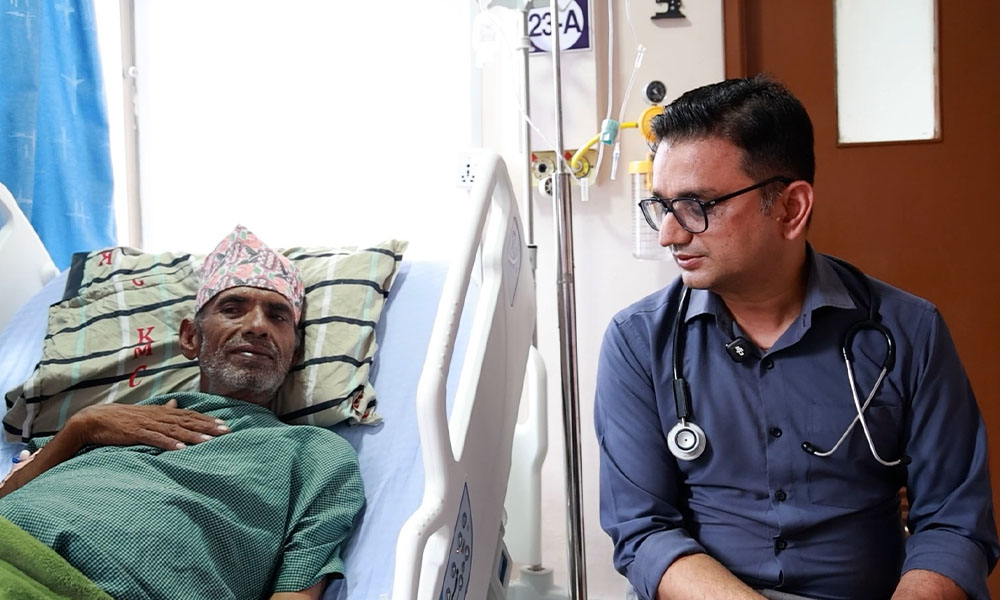 केएमसीमा नेपालमै पहिलोपटक मष्तिष्कमा फुटेको एभीएमको चिरफार नगरी उपचार